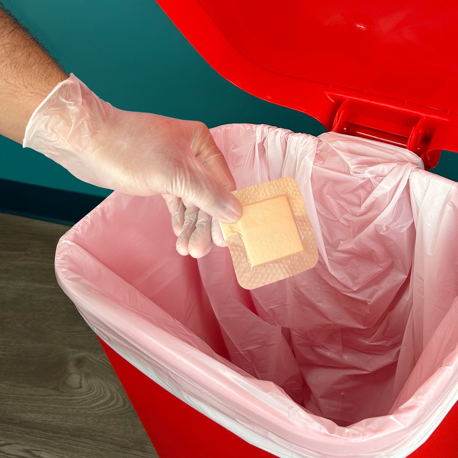 CareStock Vinyl Exam Glove Standard Cuff Length SMALL CS2592 100 per Box