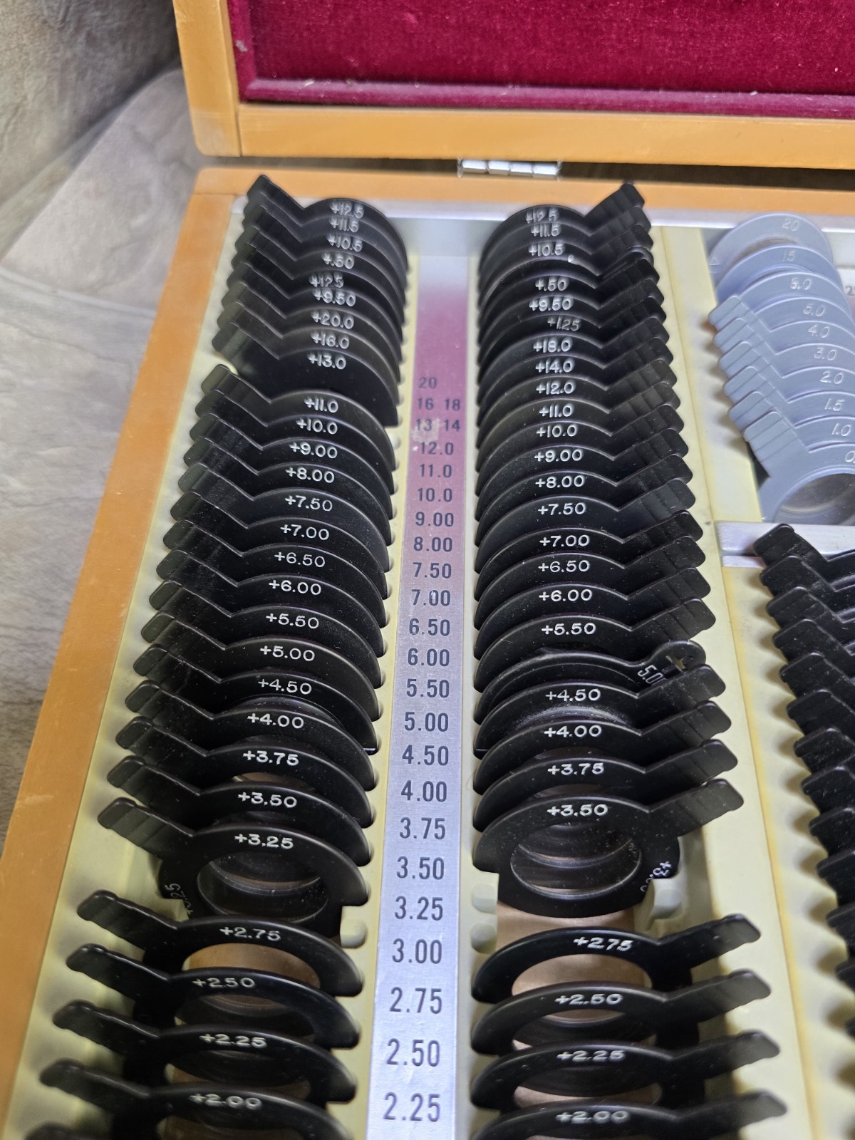 264pcs American Optical Optometry Trial Lens Set Metal Rim Wooden Case 21″x13″