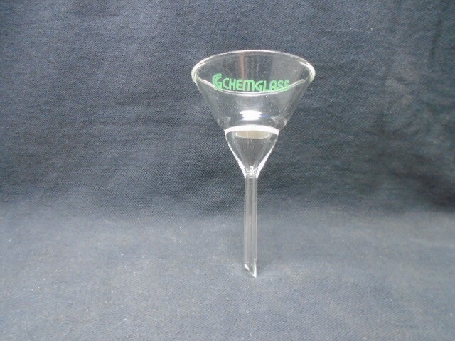 CHEMGLASS 75mm Medium Fritted Disc Hirsch Type Glass Funnel CG-8602-75M Chip