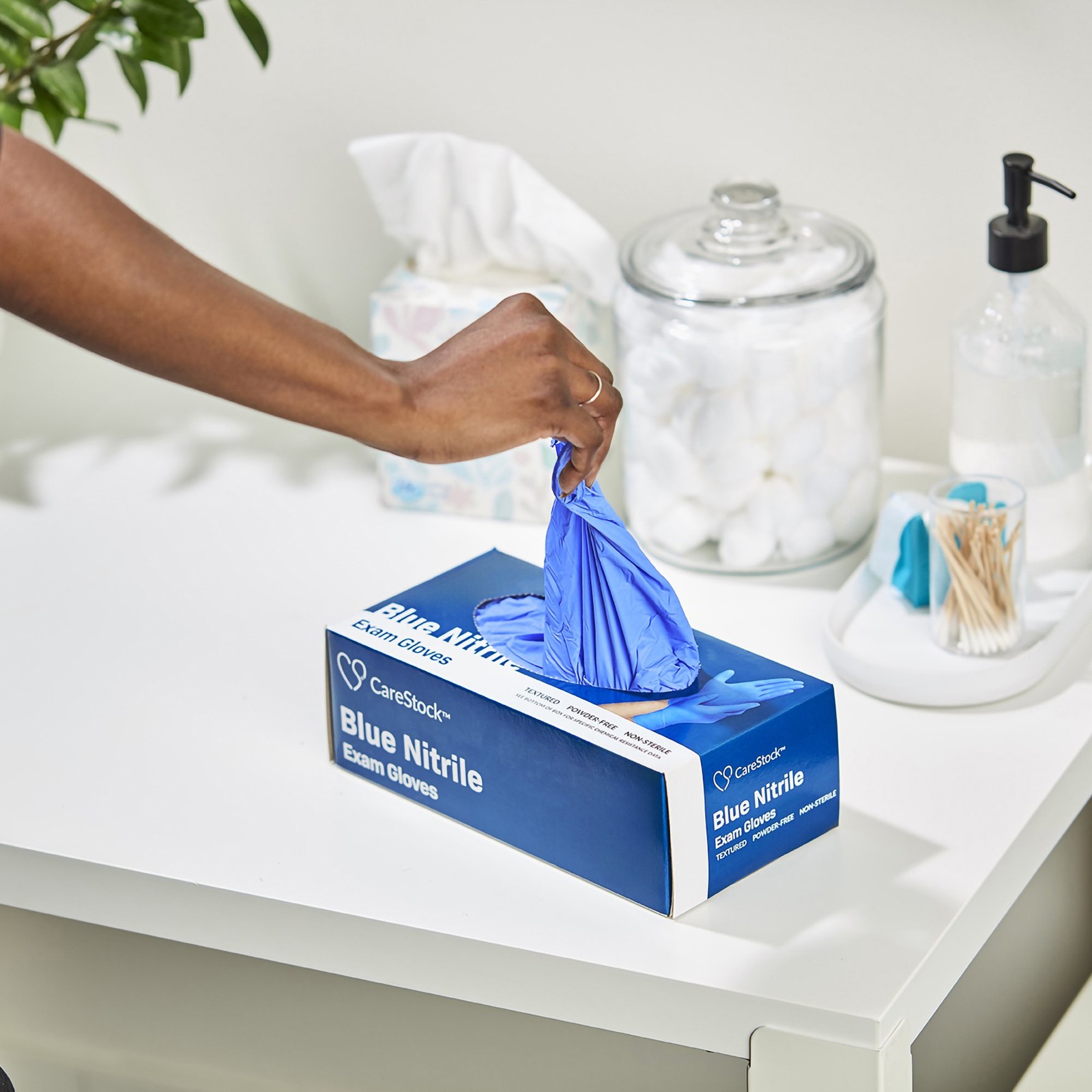 CareStock Nitrile Exam Glove Standard Cuff Length MEDIUM CS2714 2000 per Case