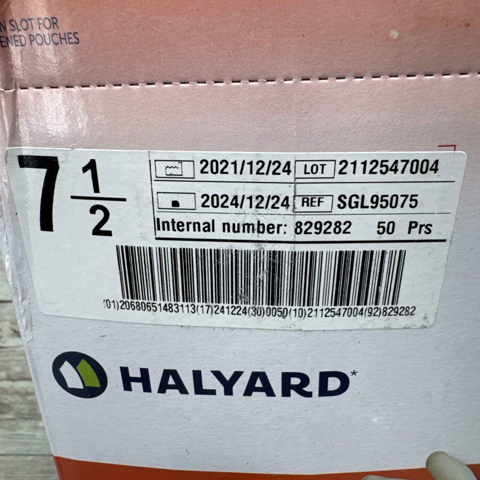 HALYARD Polyisoprene Surgical Gloves Size: 7.5 *DENTED BOX* *See Date*12-24